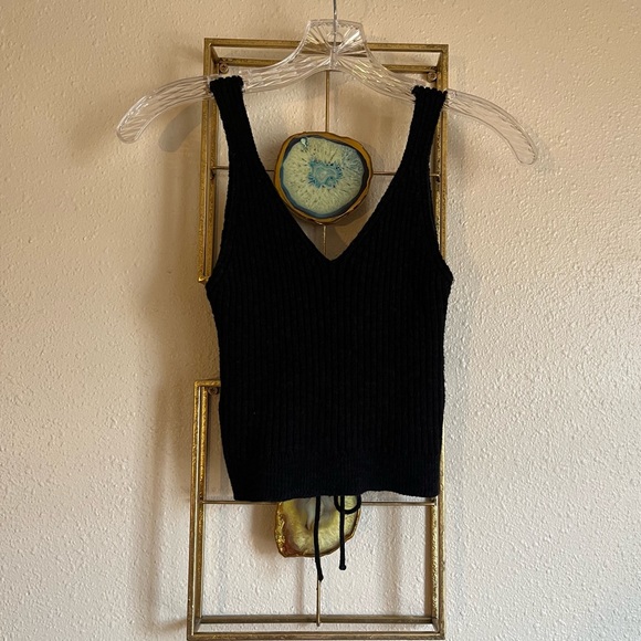 Lace Up Ribbed Tank - Picture 4 of 5